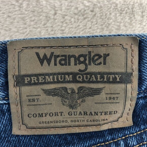Wrangler Mens Jeans 38x30 Regular Fit Straight Leg Blue Denim Classic Casual - Picture 11 of 14
